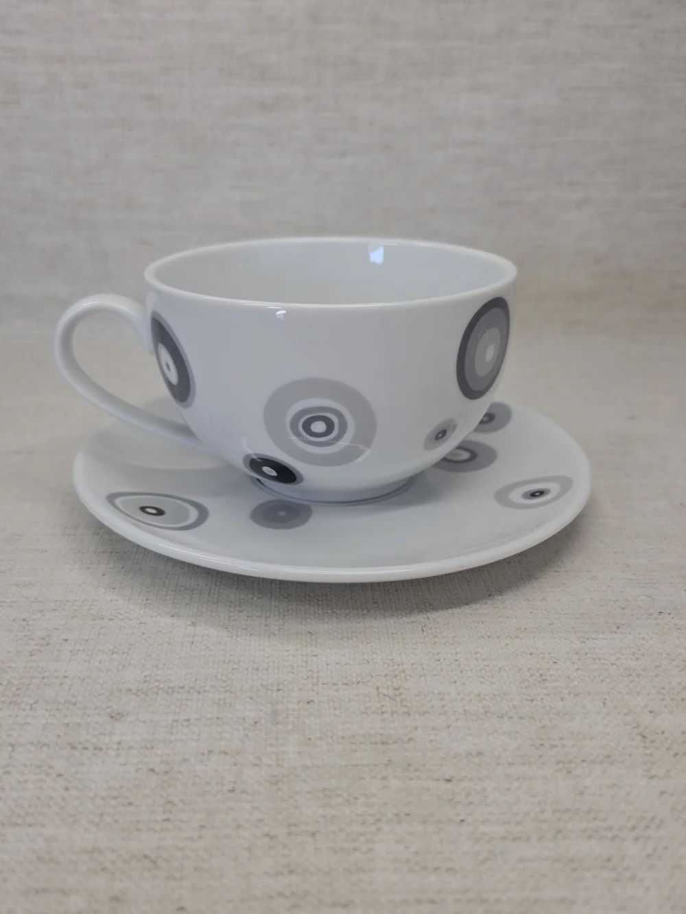 Daisy Dog New York Teacup And Saucer